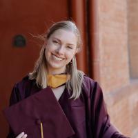Grad Photo of Isabella Bernat