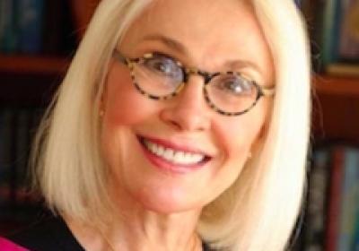 Head shot of Carolyn Compton